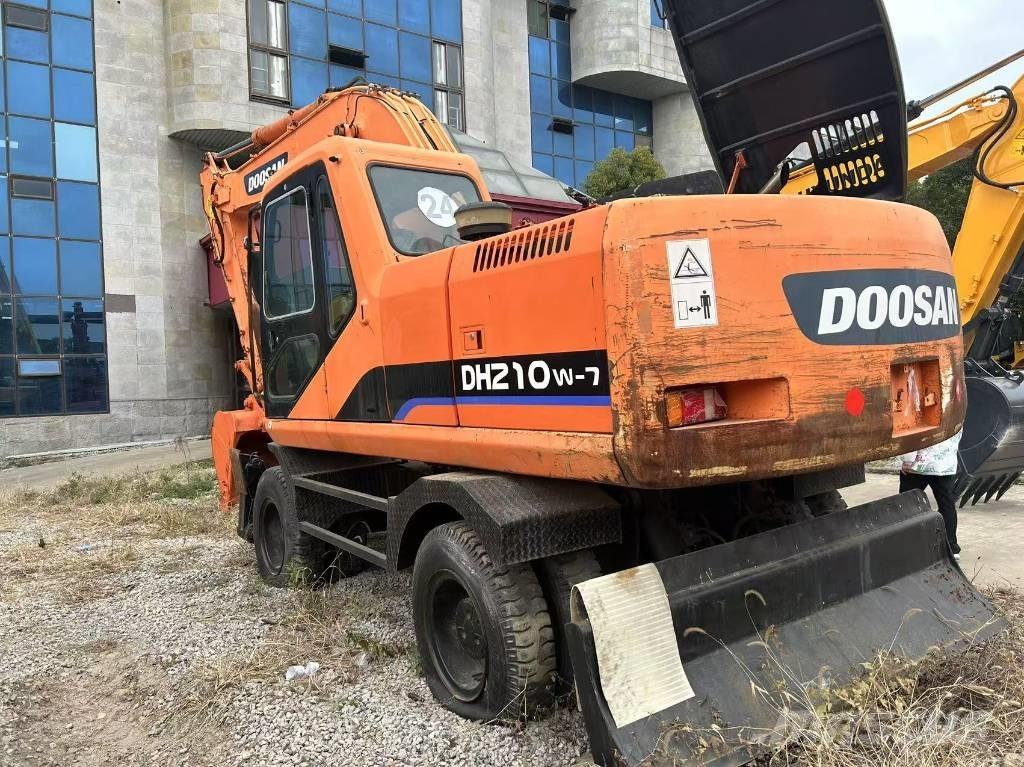 Doosan DH 210 W-7 Ratiniai ekskavatoriai