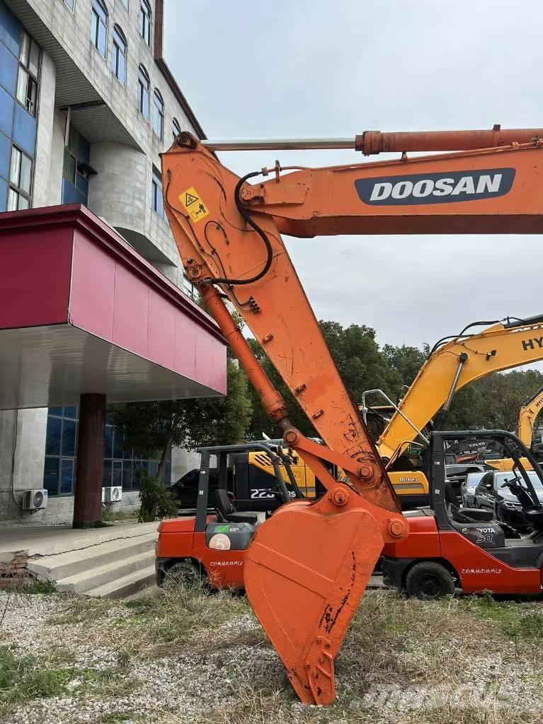 Doosan DH 210 W-7 Ratiniai ekskavatoriai