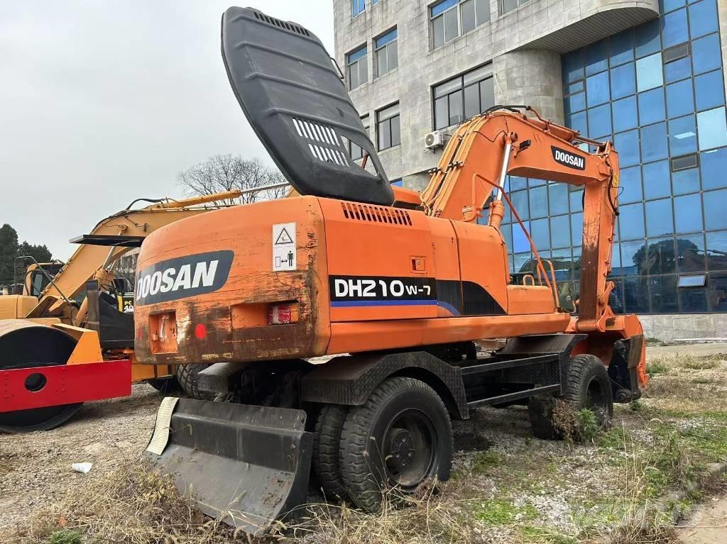 Doosan DH 210 W-7 Ratiniai ekskavatoriai