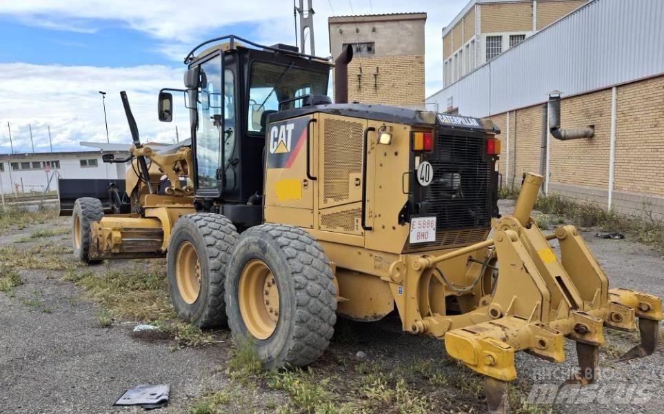 CAT 140 M Greideriai