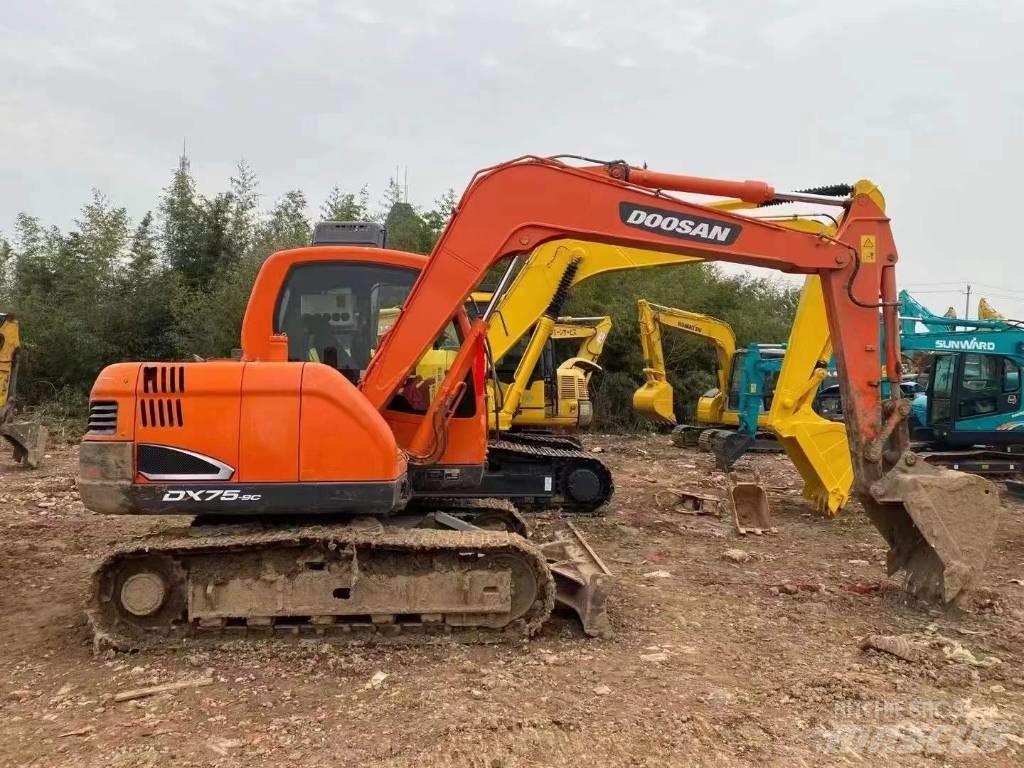Doosan DX 75-9 Vikšriniai ekskavatoriai