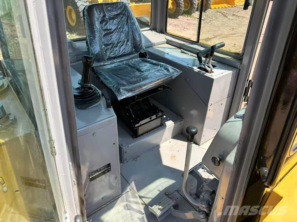 CAT D 6 G Vikšriniai buldozeriai