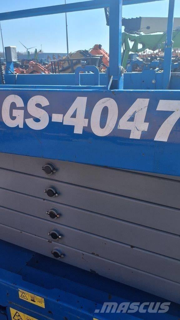 GENIE GS4047 Žirkliniai keltuvai