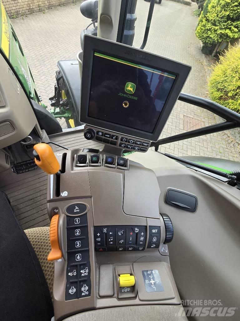 John Deere 6120 R Traktoriai