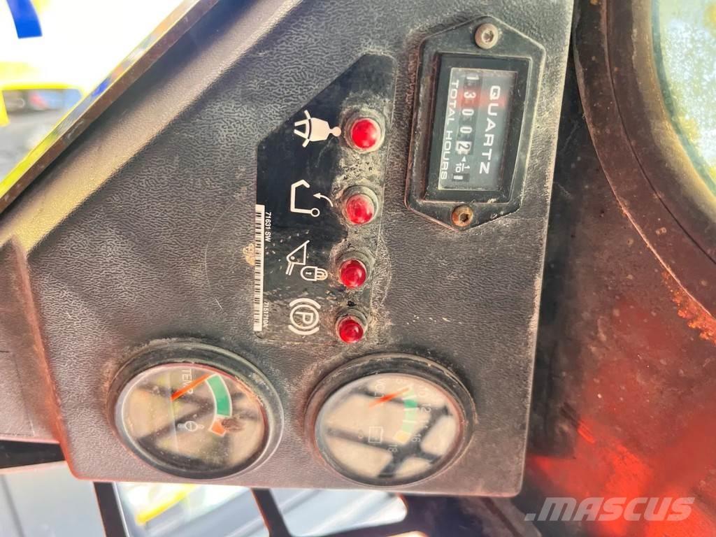 Bobcat S70 Krautuvai su šoniniu pasukimu