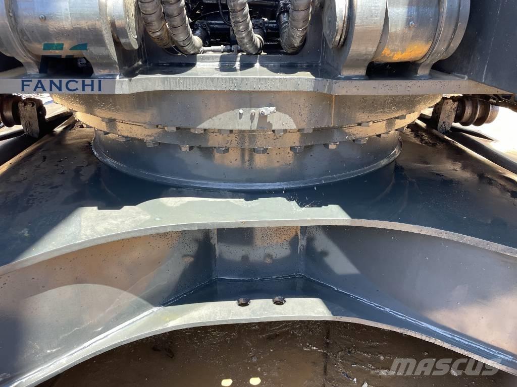 Hyundai 305lC-9T Vikšriniai ekskavatoriai