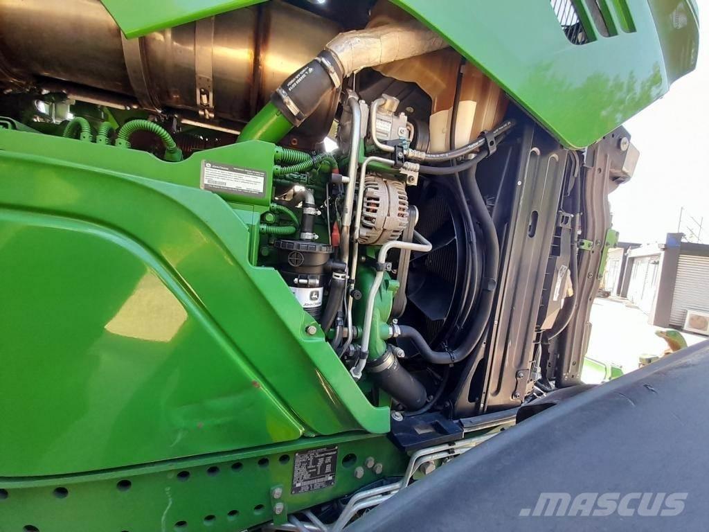 John Deere 6215R Traktoriai