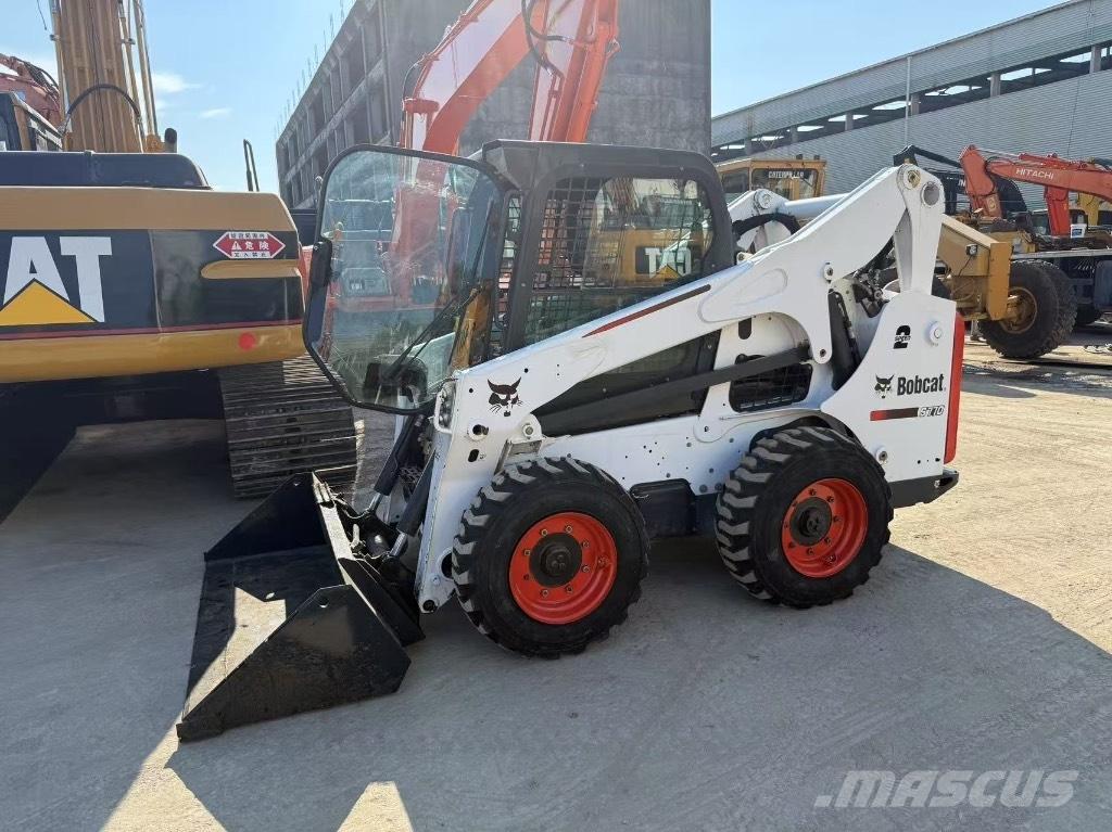 Bobcat S 770 Krautuvai su šoniniu pasukimu