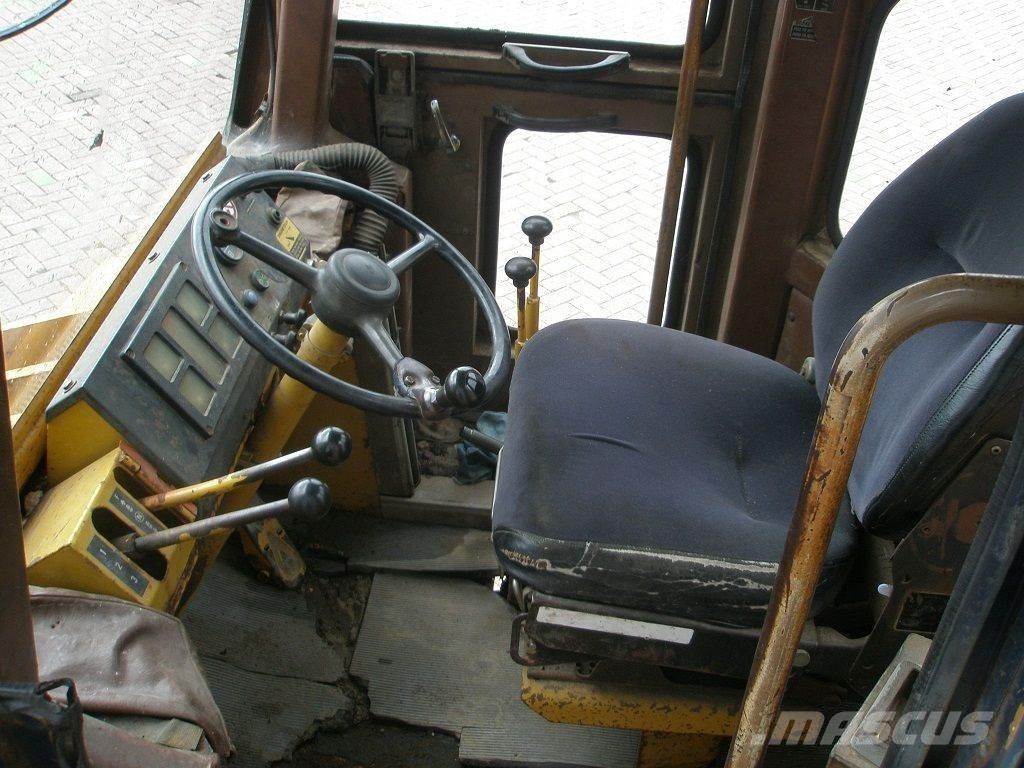 Komatsu W40-2 Naudoti ratiniai krautuvai