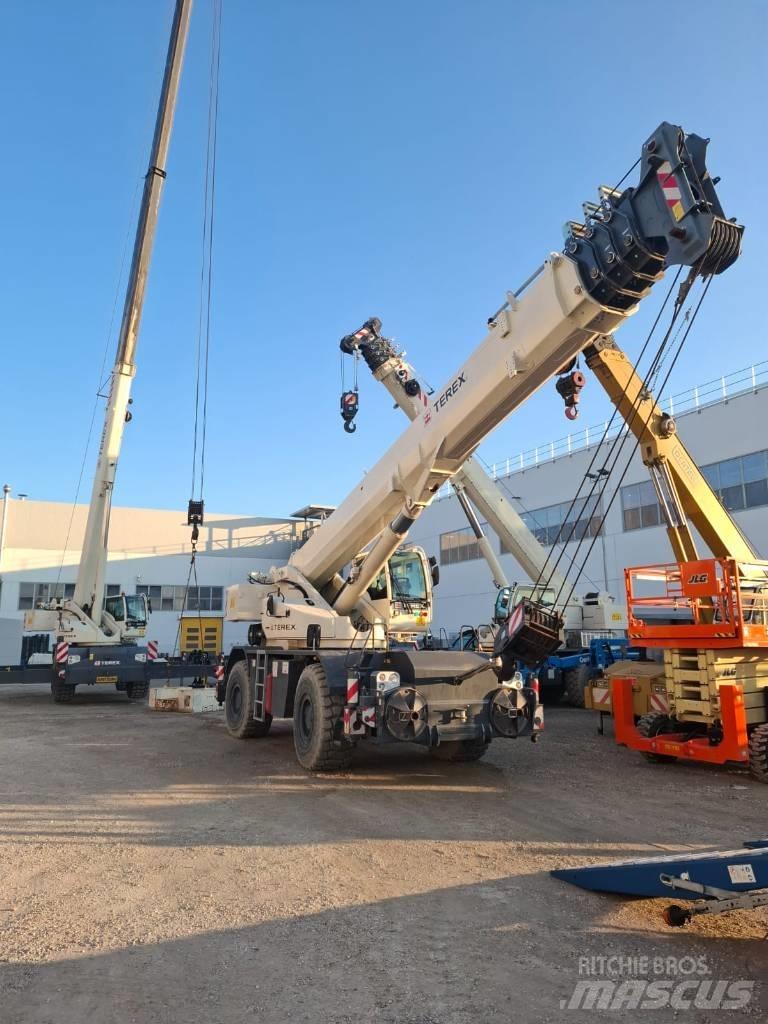 Terex RT1080L Neapdoroto reljefo kranai