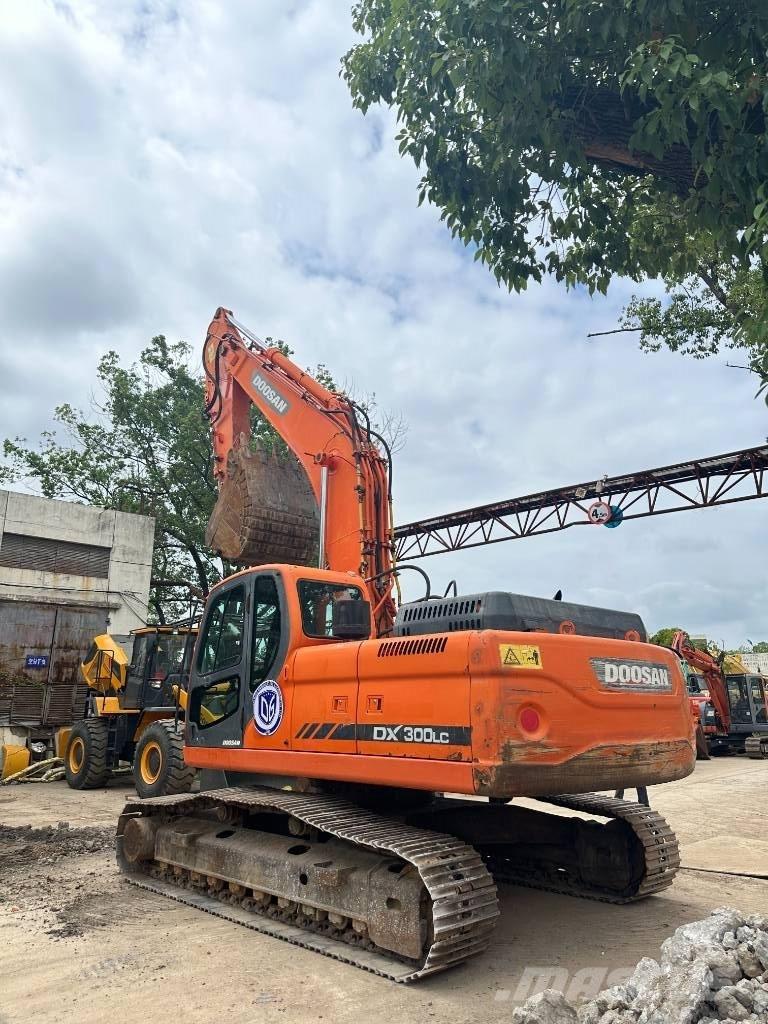 Doosan DX300 Vikšriniai ekskavatoriai