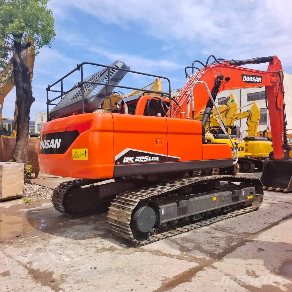 Doosan DX 225 Vikšriniai ekskavatoriai