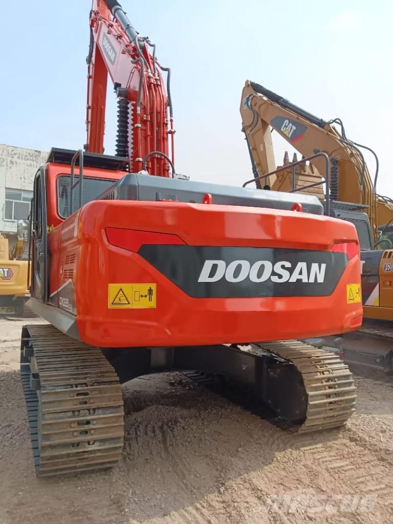 Doosan DX 225 Vikšriniai ekskavatoriai