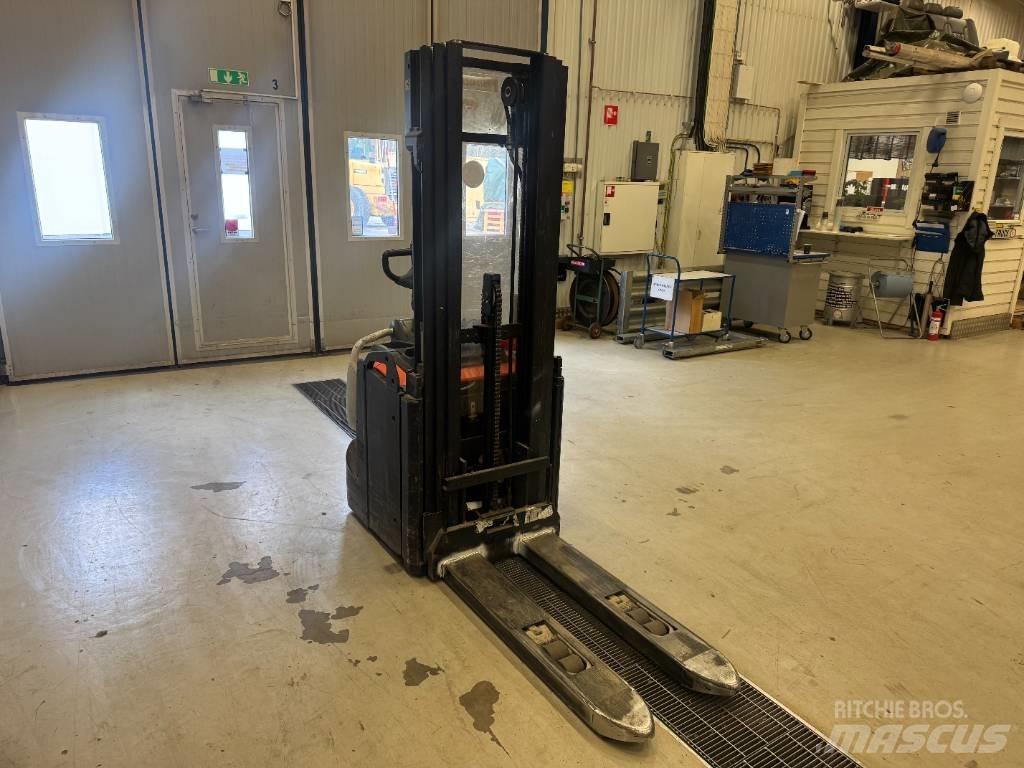 BT Toyota SPE 120 L Rankiniai vėžimėliai