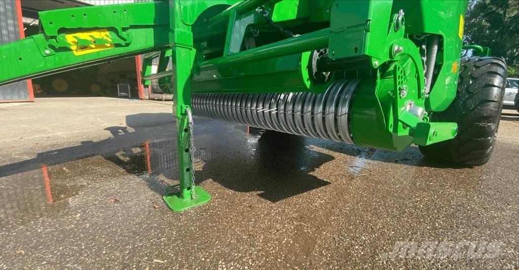 John Deere V461M Ritinių presai
