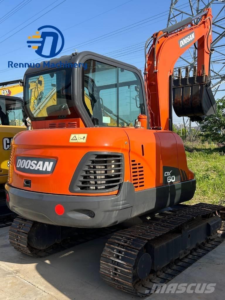 Doosan DX 60 Vikšriniai ekskavatoriai