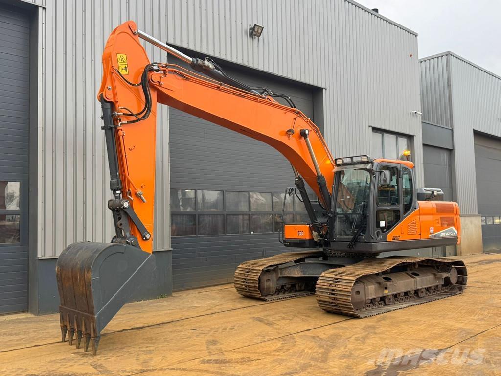 Doosan DX225LC-7 Vikšriniai ekskavatoriai