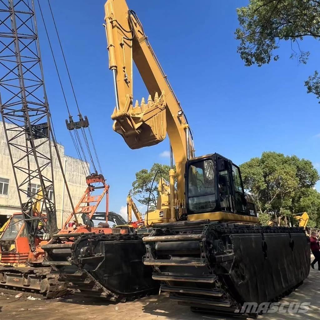 CAT 320 C Amfibiniai ekskavatoriai