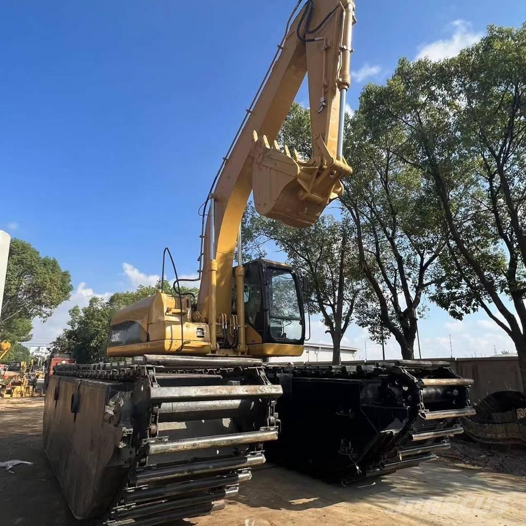CAT 320 C Amfibiniai ekskavatoriai