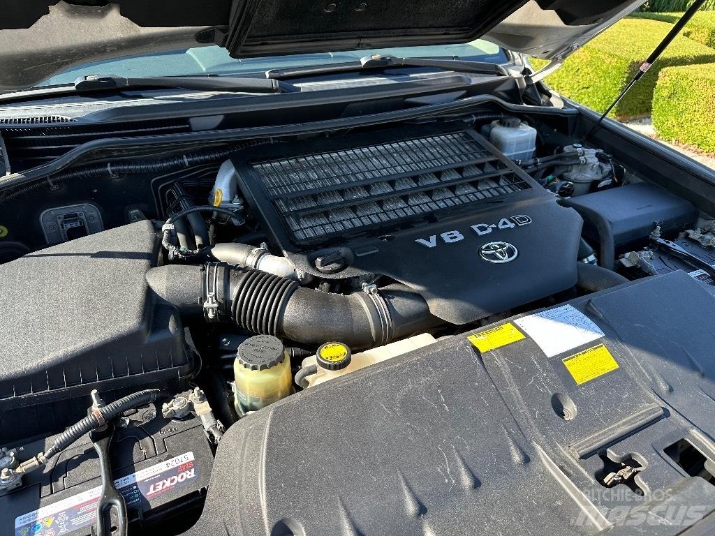 Toyota Landcruiser Visureigiai automobiliai