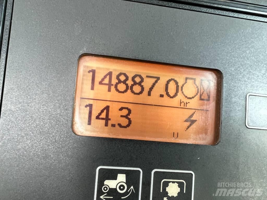 John Deere 8230 Traktoriai
