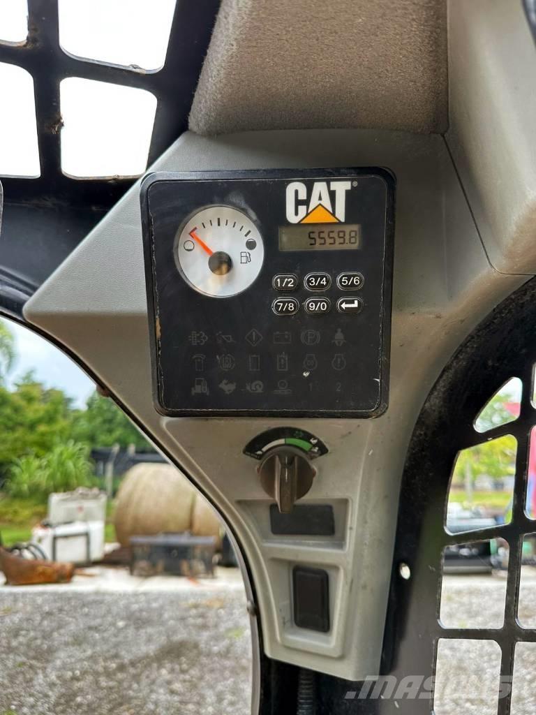 CAT 259 D Krautuvai su šoniniu pasukimu