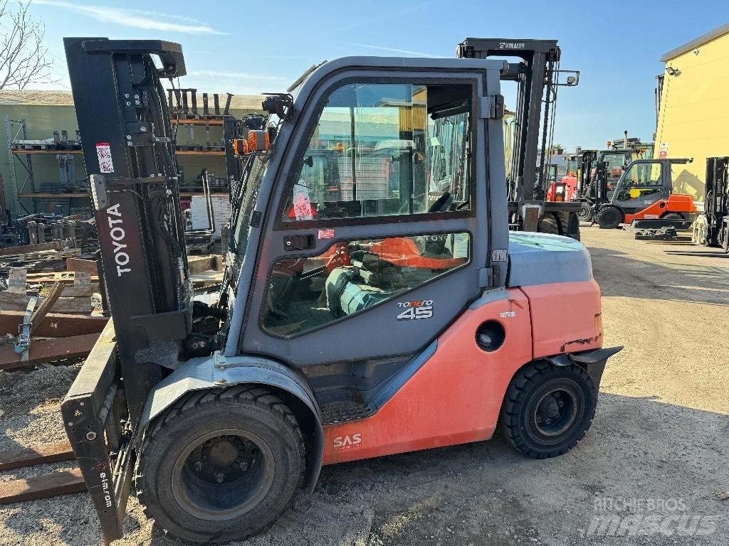 Toyota 40-8FD40N Dyzeliniai krautuvai