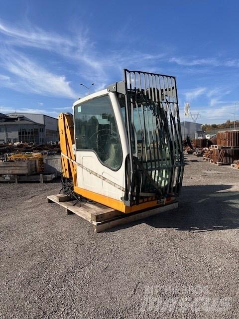 Liebherr A 934 C HD Kabinos ir interjeras