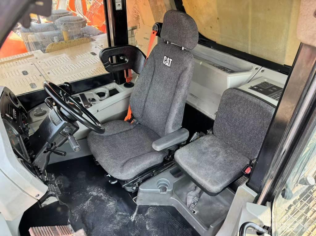 CAT 773 F Atliekų išvežimo technika