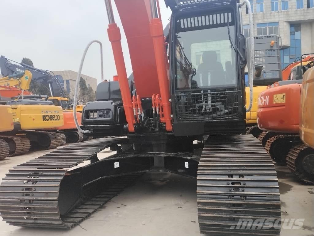 Hitachi ZX 200 Vikšriniai ekskavatoriai