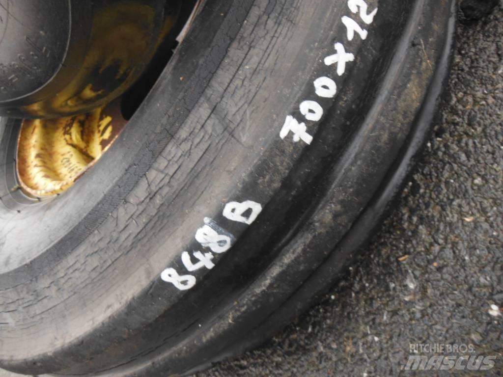 Dunlop 7.00X12 Padangos, ratai ir ratlankiai