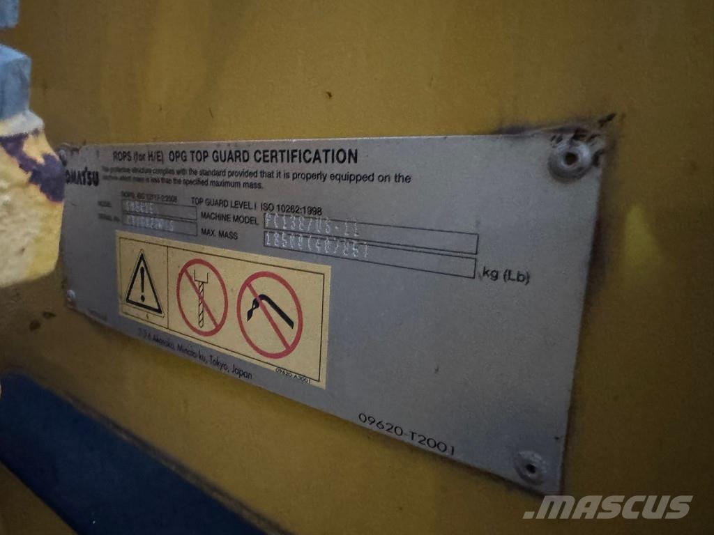 Komatsu PC138-11 Vikšriniai ekskavatoriai