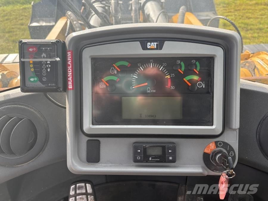 CAT 980M Naudoti ratiniai krautuvai