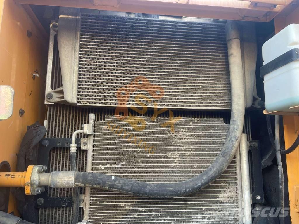 Hyundai Robex 225 Vikšriniai ekskavatoriai