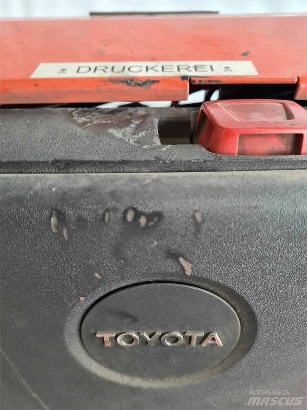 Toyota LWE 250 Mažų aukščių keltuvai