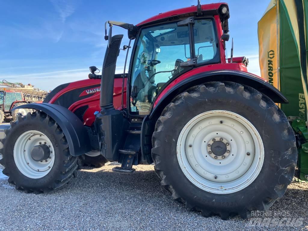 Valtra T234 V Traktoriai