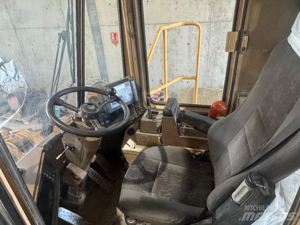 CAT 966 F Naudoti ratiniai krautuvai