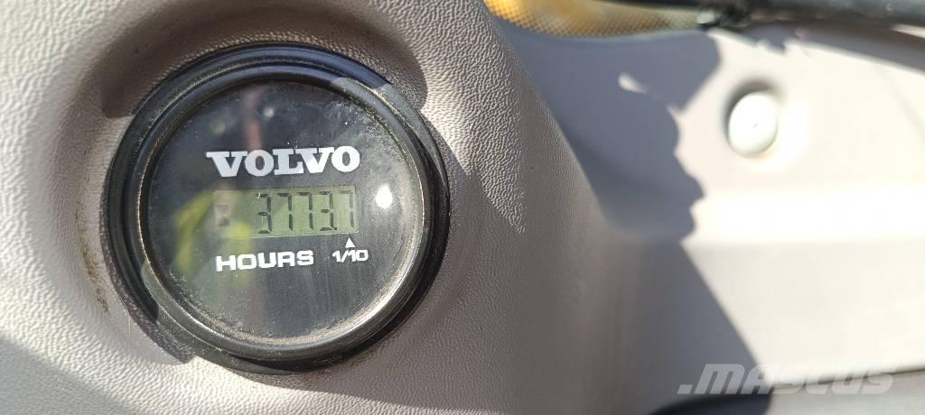 Volvo ECR235EL Vikšriniai ekskavatoriai
