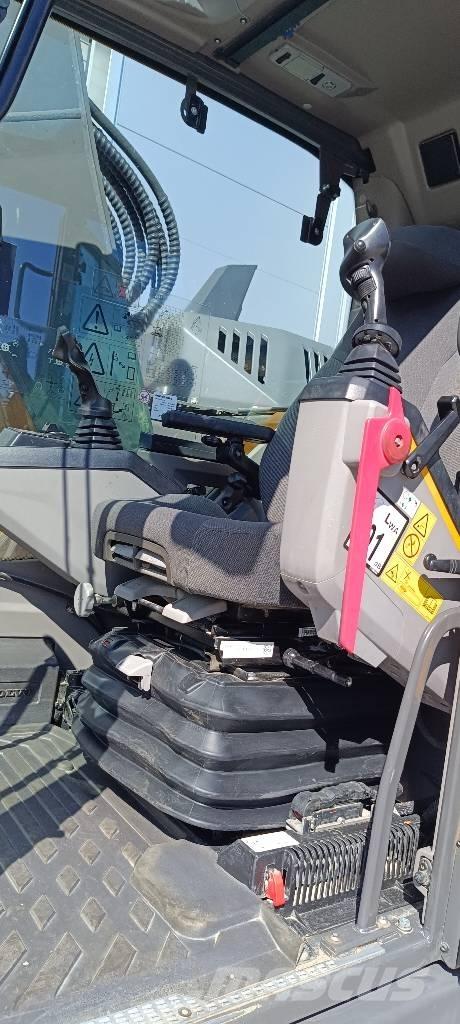 Volvo ECR235EL Vikšriniai ekskavatoriai