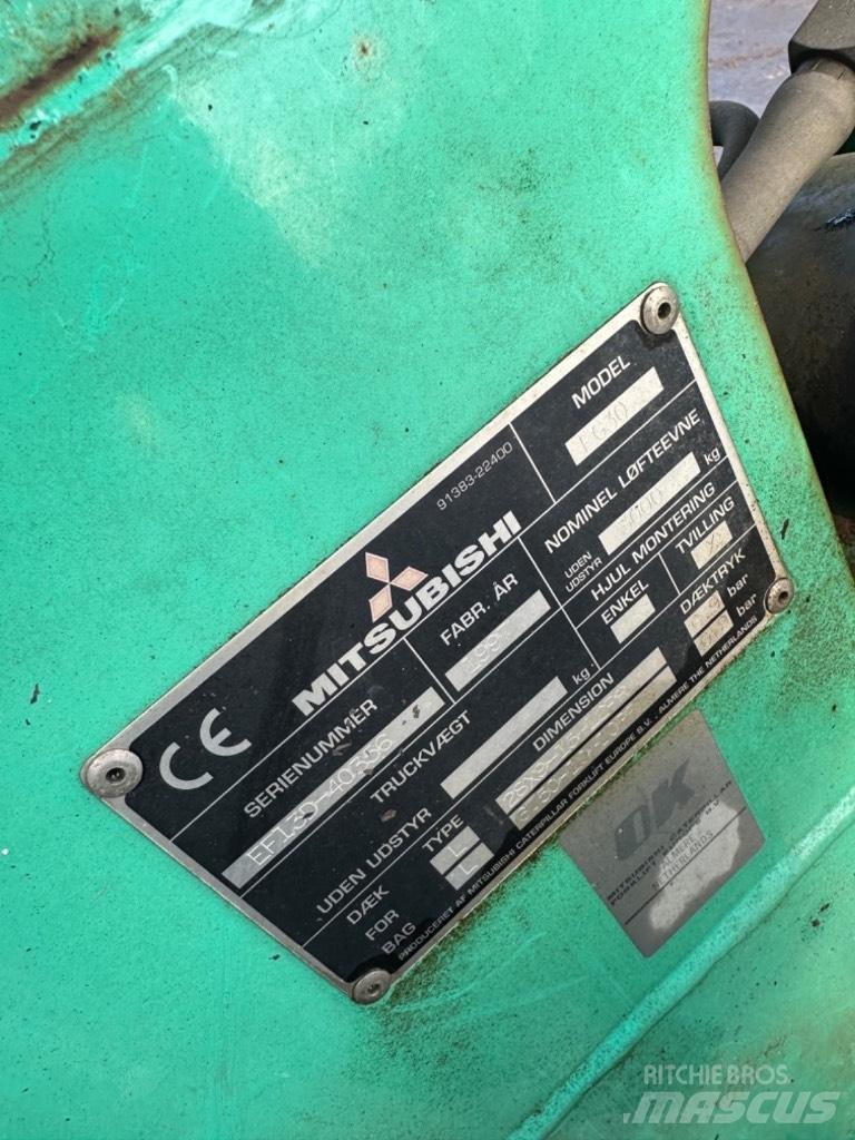 Mitsubishi FG 30 LPG (dujiniai) krautuvai