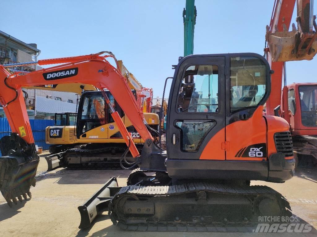 Doosan DX 60 Vikšriniai ekskavatoriai