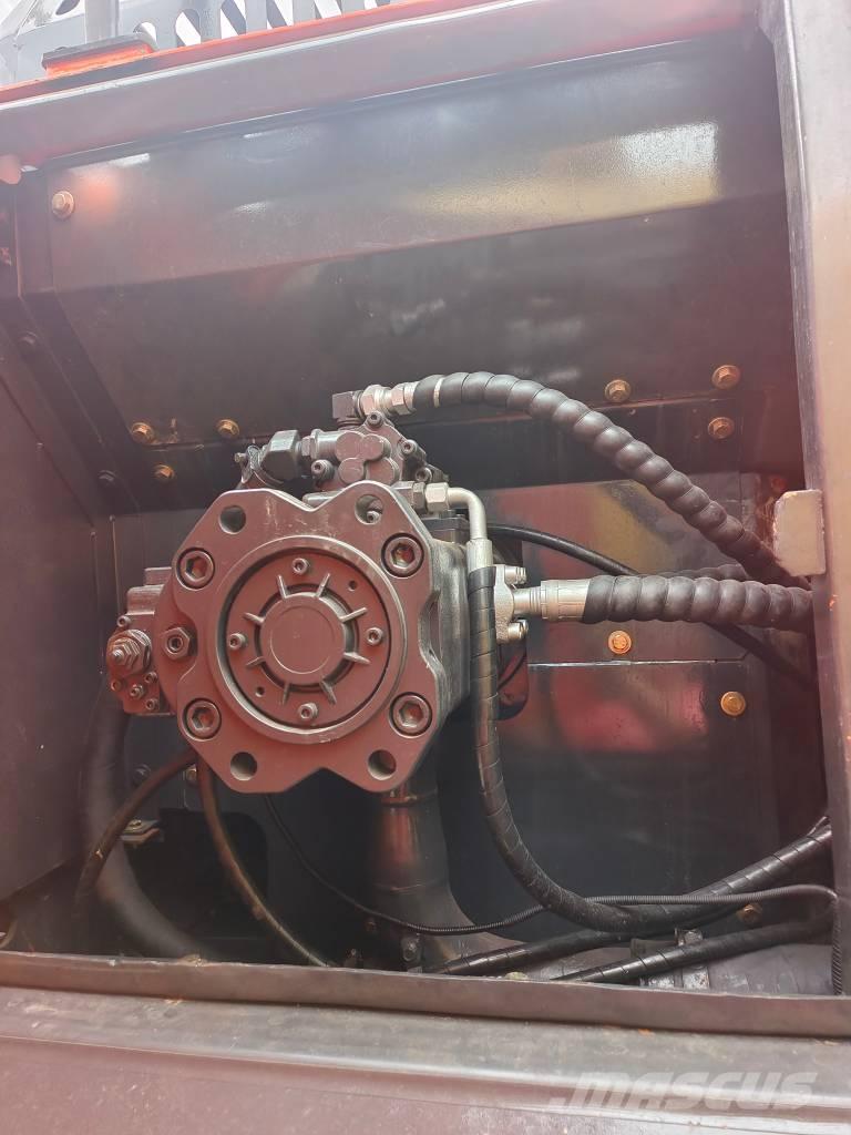 Doosan DX 300 LC Vikšriniai ekskavatoriai