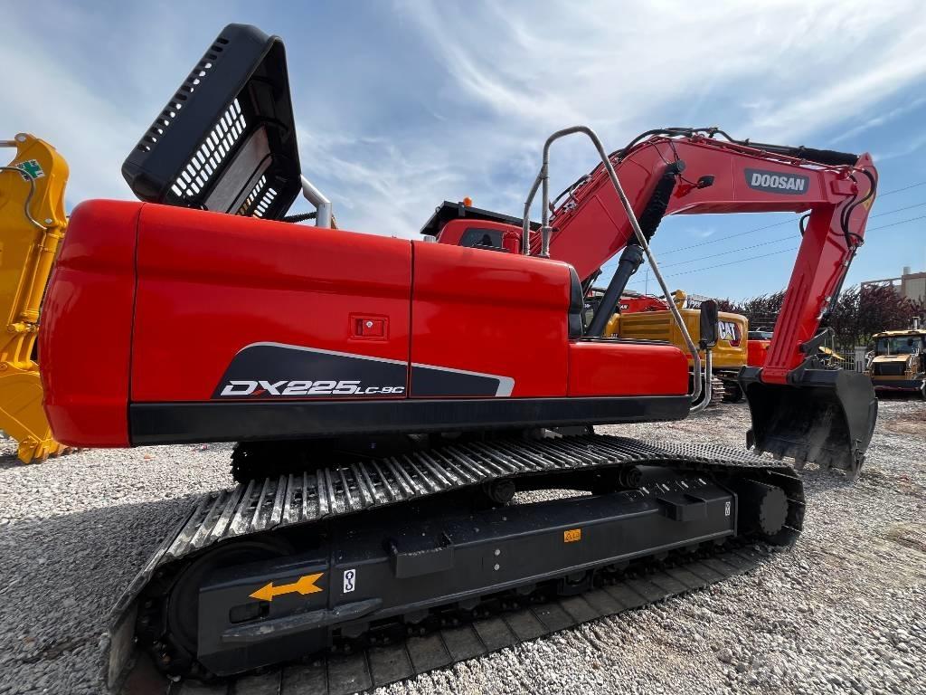 Doosan DX 225 Vikšriniai ekskavatoriai