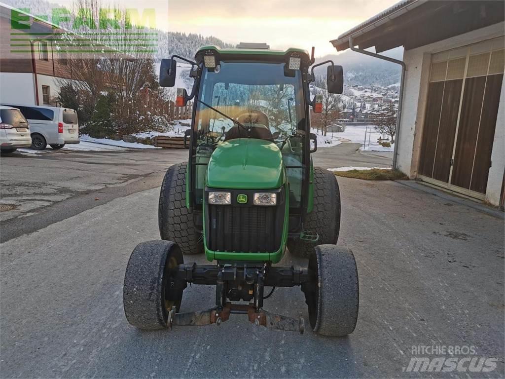 John Deere 4720 Traktoriai