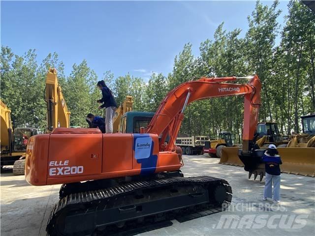 Hitachi EX 200 Vikšriniai ekskavatoriai