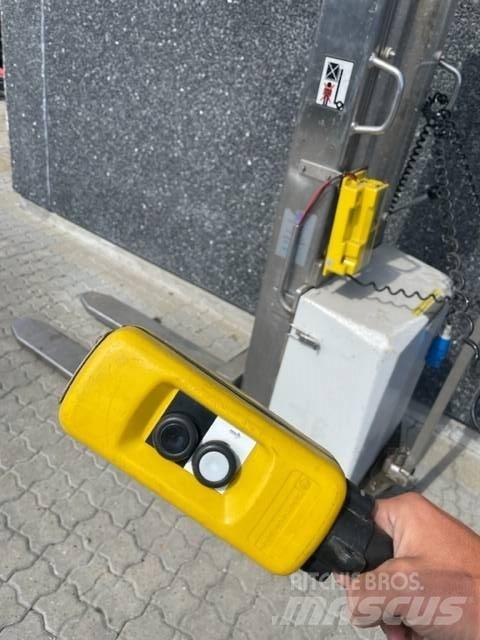 NH SB1000 Rankiniai vėžimėliai