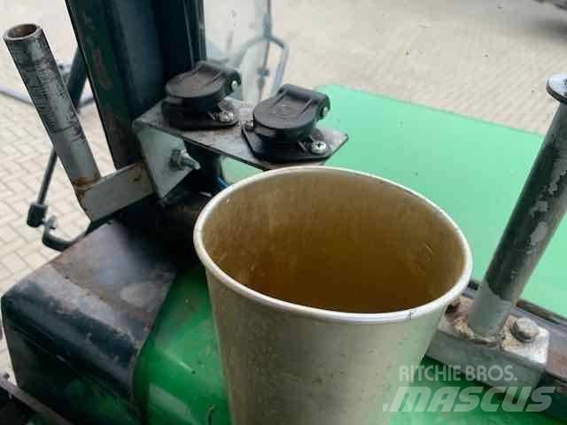 John Deere 2450 Traktoriai