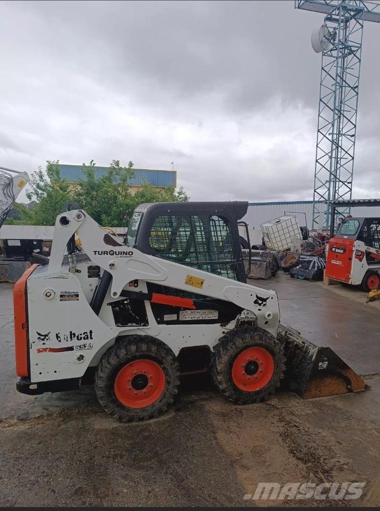 Bobcat S 530 Krautuvai su šoniniu pasukimu