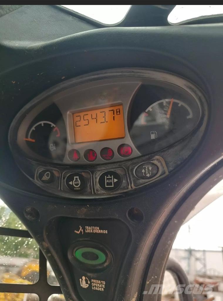 Bobcat S 530 Krautuvai su šoniniu pasukimu