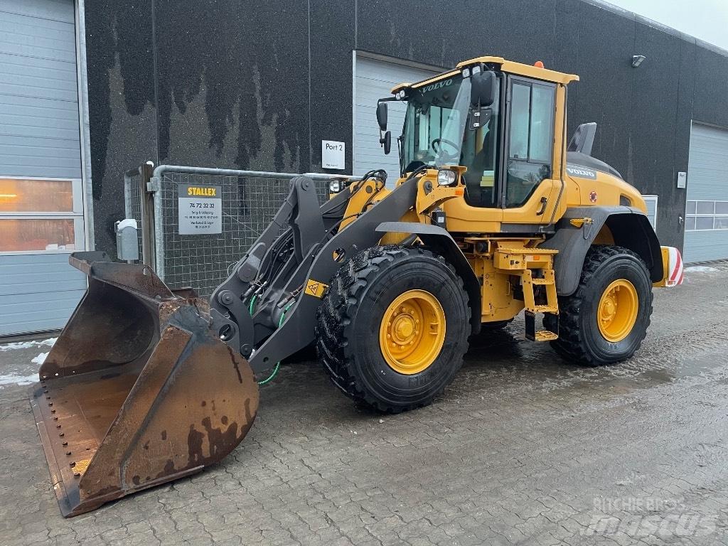 Volvo L60H Naudoti ratiniai krautuvai